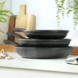 Kép 4/4 - Fekete Granite line serpenyő 24 cm