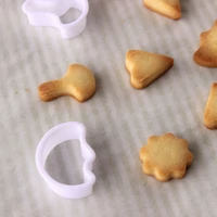 Karácsonyi sütemény kiszúró 8 darab