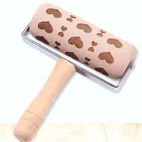 Nyeles szív mintás sodrófa