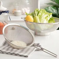 Nyeles szűrő 24 cm