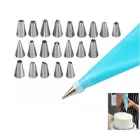 Szilikon habzsák + 21 díszítőfej szett