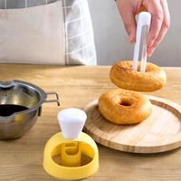 Fánk kiszúró + csipesz készlet 2 darabos