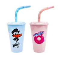 Szívószálas pohár, tetővel 450 ml (mintaválasztás)