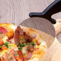 Pizzaszeletelő (színválasztás)