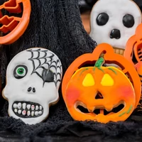 Halloweeni süteménykiszúró 2 darab