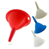 Műanyag tölcsér 10 cm