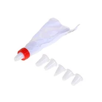 Habzsák  6 díszítőfejjel + habverő