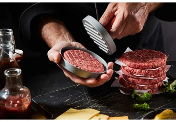 A kerti partyk koronázatlan királya: hamburger a grillen
