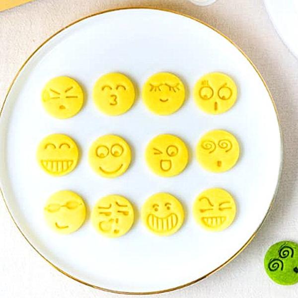 Emoji süteménynyomdakészlet 12 darab